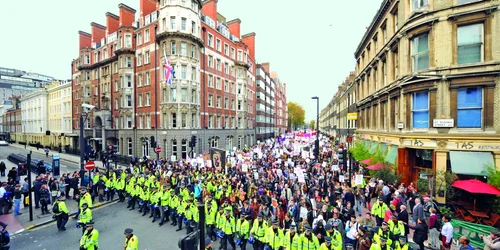 Foto AFP Mii de poliţişti au fost dispuşi în centrul Londrei