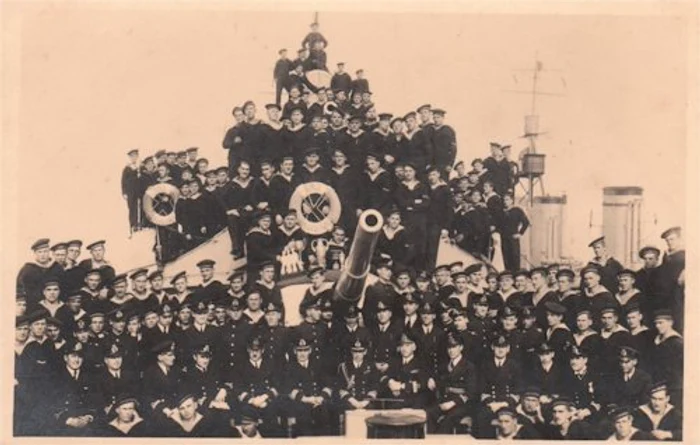 N.M.S. Regele Ferdinand - echipajul navei în anul 1934 Arhivă SMMMFN