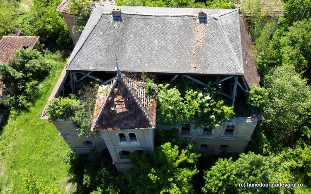 Castelul Nalaţi foto daniel guta adevarul
