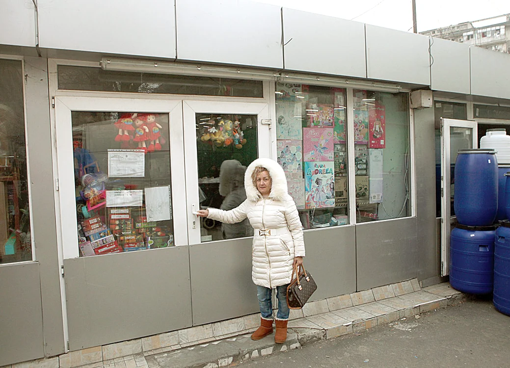 Maria Ignat (53 de ani) n-a mai deschis ieri magazinul pe care îl conduce