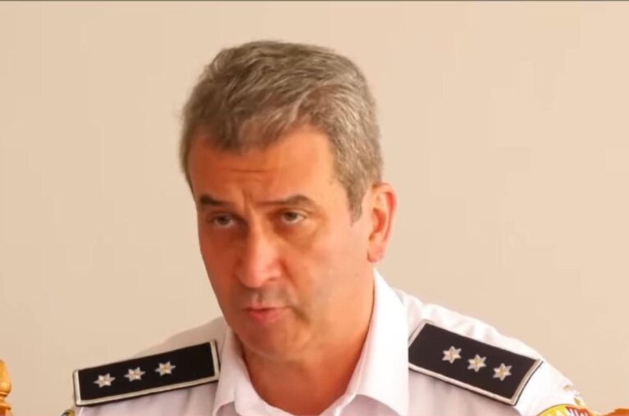 Șeful IPJ Mehedinți, schimbat din funcție după ce a fost prins cu 109 km/h în localitate. Este cercetat de DNA după ce a încercat să facă presiuni asupra polițiștilor rutieri