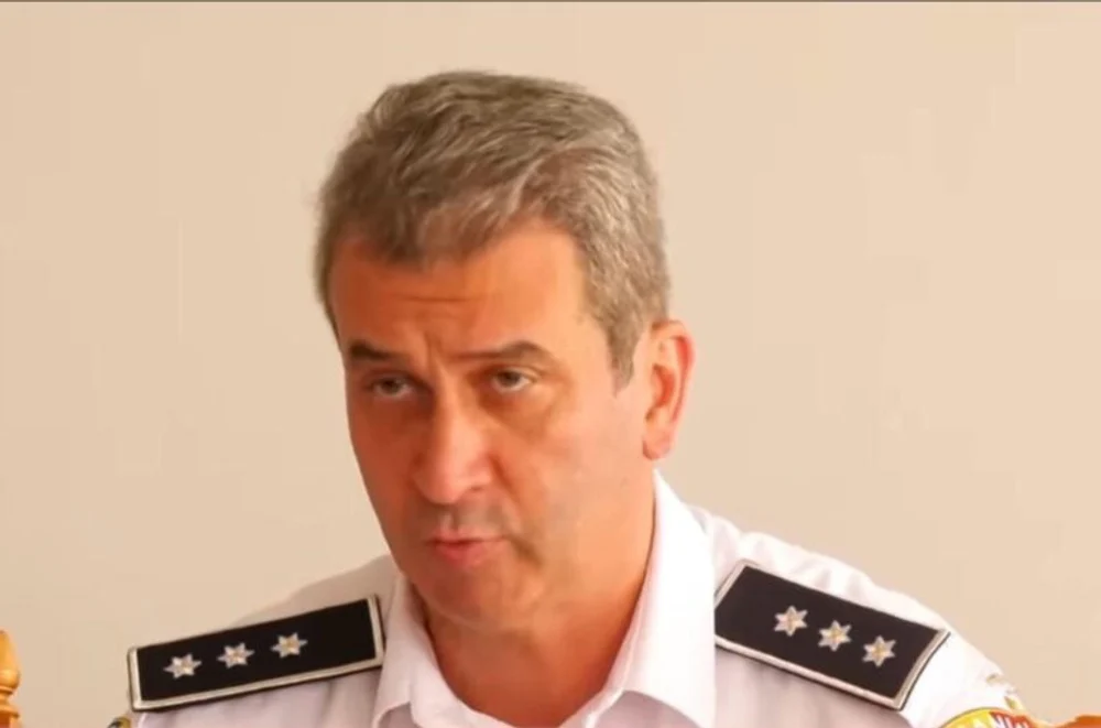 Șeful IPJ Mehedinți, schimbat din funcție după ce a fost prins cu 109 km/h în localitate. Este cercetat de DNA după ce a încercat să facă presiuni asupra polițiștilor rutieri