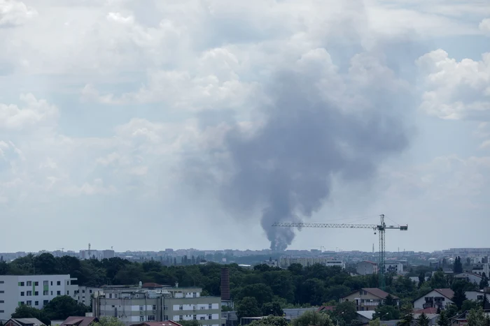
    Incendiu la un depozit de deşeuri din CapitalăInquam Photos / Octav Ganea  