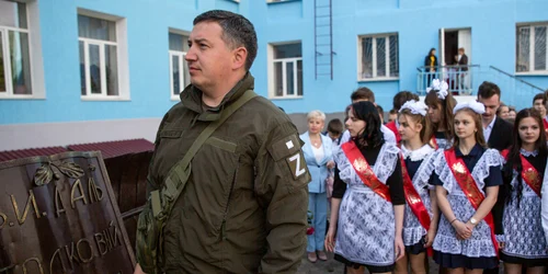 Elevii unei școli din Lugansk sărbătoresc finalul de an școlar FOTO Profimedia jpg