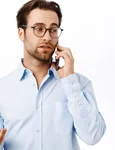 bărbat vorbește la telefon  foto   Shutterstock jpg
