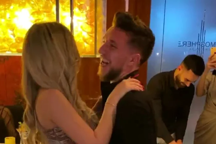 
    Alexandru Băluță și iubita lui, Diana, după acceptarea cererii în căsătorieFOTO: Instagram  