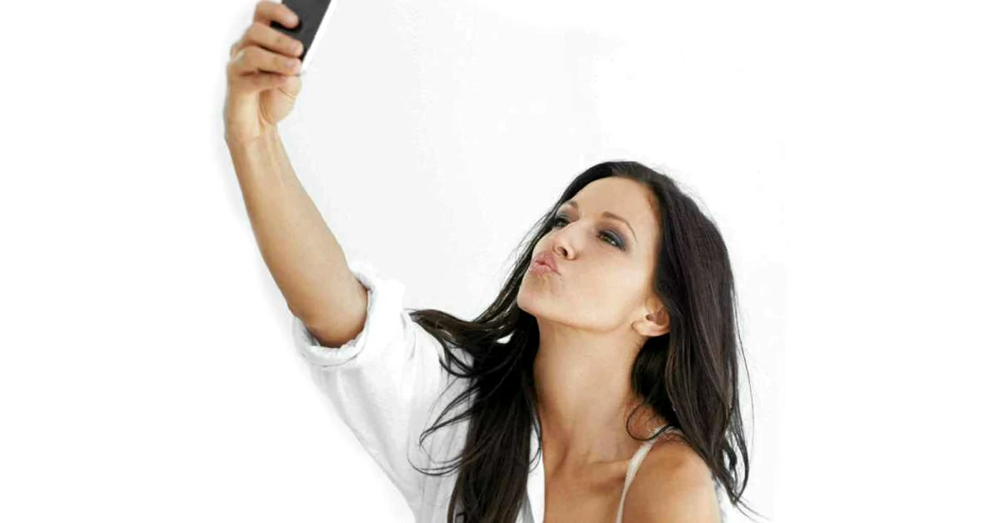 O poză de tip „duck face“ iese din discuţie, dacă vrei să atragi parteneri. FOTO WarWickDailyNews