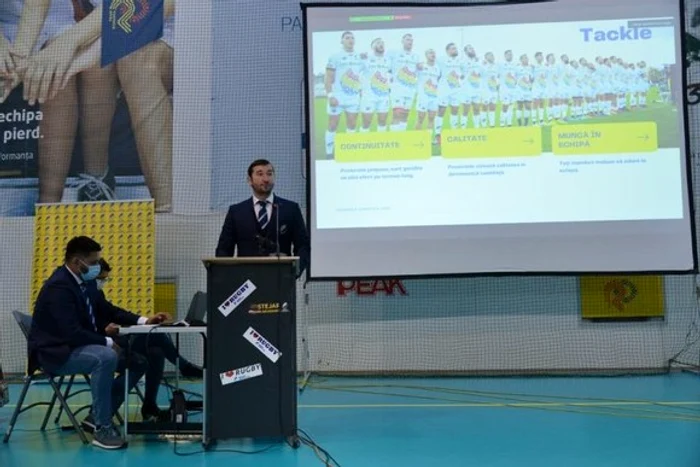 Alin Petrache, în mijlocul echipei de conducere a FRR