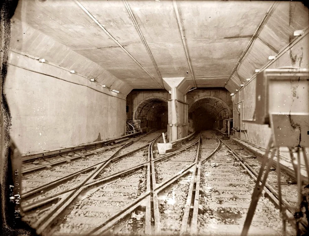 Tuneluri inițiatice și Tunelul oranj jpeg