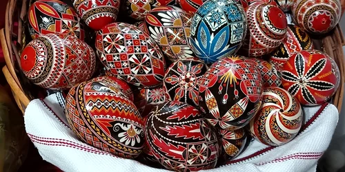Ouă încondeiate by Vasilina Omania Sursă Facebook