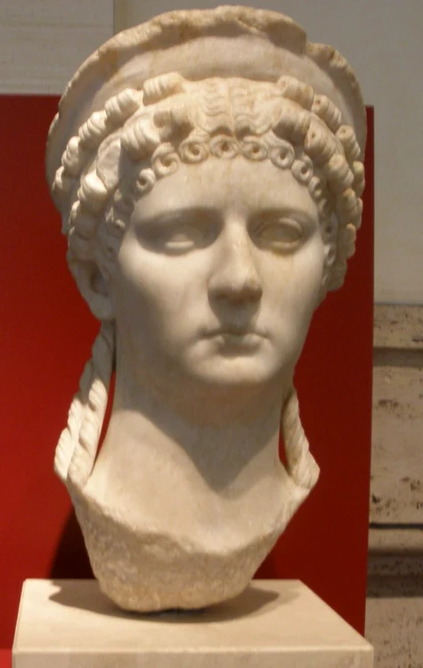 Sabina Poppaea, bust aflat la Palazzo Massimo (© Wikimedia Commons)