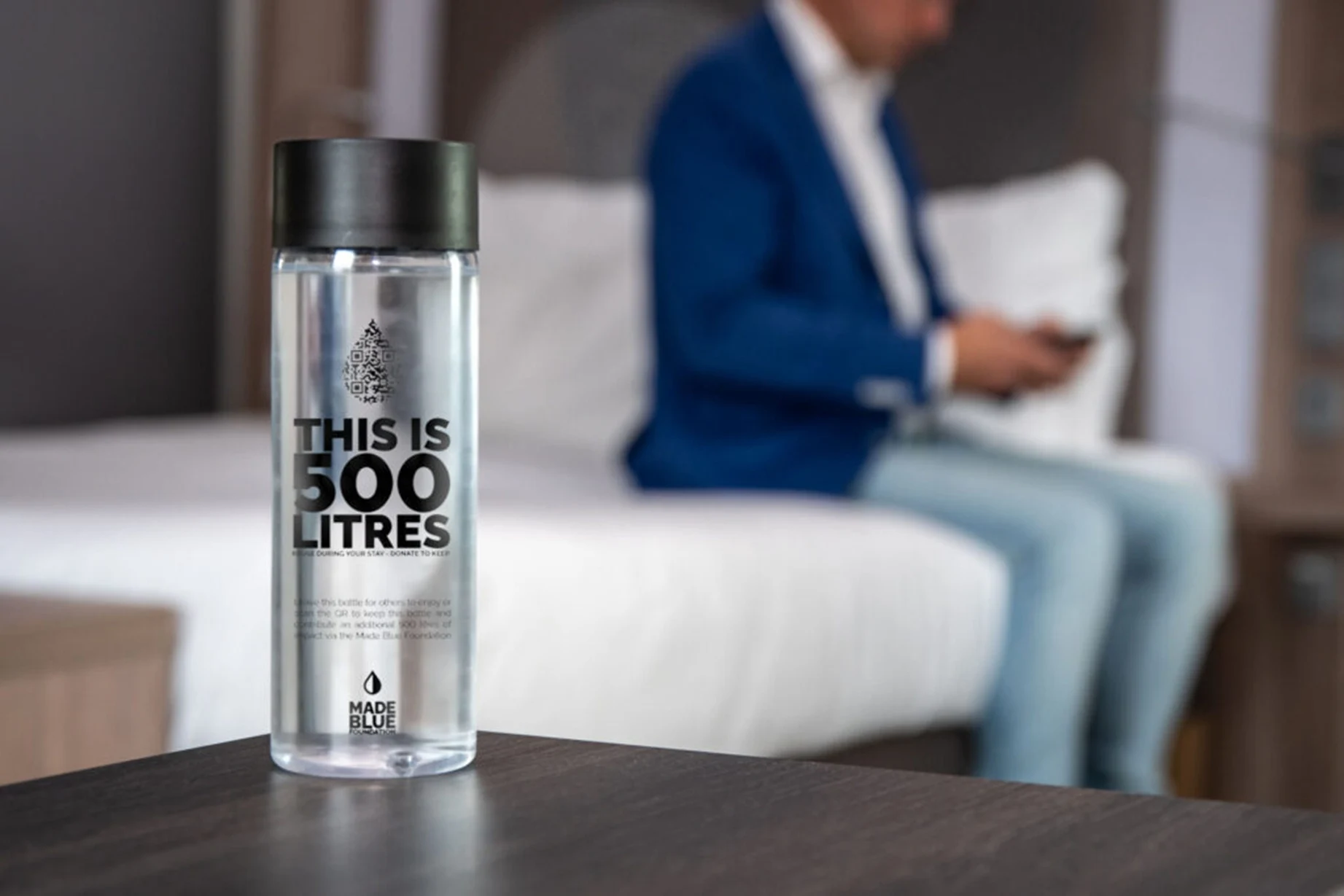 Trucul de la hotel pe care nimeni nu ți-l spune: cum să obții apă gratuită în fiecare sejur