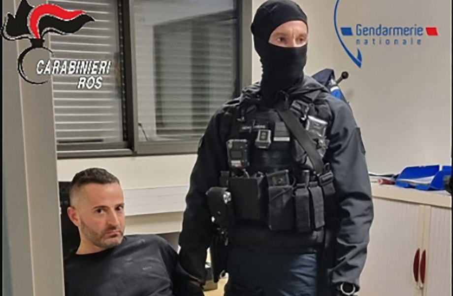 Un şef al mafiei italiene şi mâna sa dreaptă, arestaţi în Corsica şi Spania: „Doi fugari periculoși”