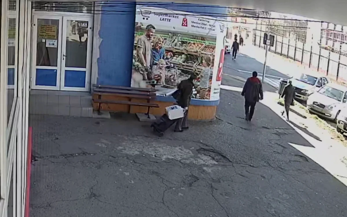Imaginile au fost surprinse de o cameră de supraveghere. Sursa: adevarul.ro