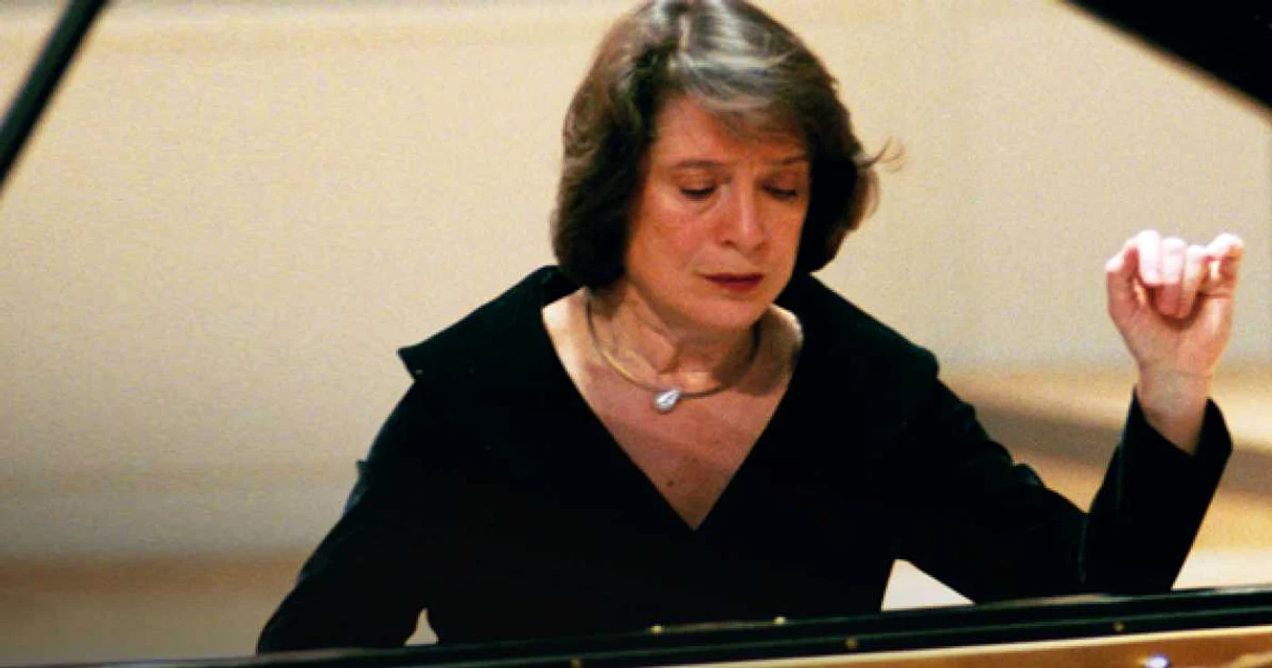 elisabeth leonskaya