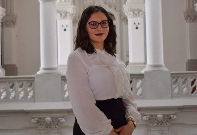 Profesoara debutantă care obține rezultate remarcabile cu elevii. Copiii excelează la concursuri de creație literară Profesoara debutantă care obține rezultate remarcabile cu elevii. Copiii excelează la concursuri de creație literară