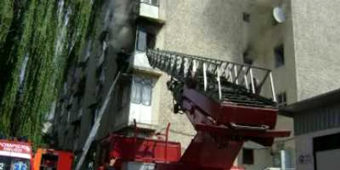 Suceava: O garsonieră din Suceava a fost la un pas să ardă din cauza unui scurtcircuit