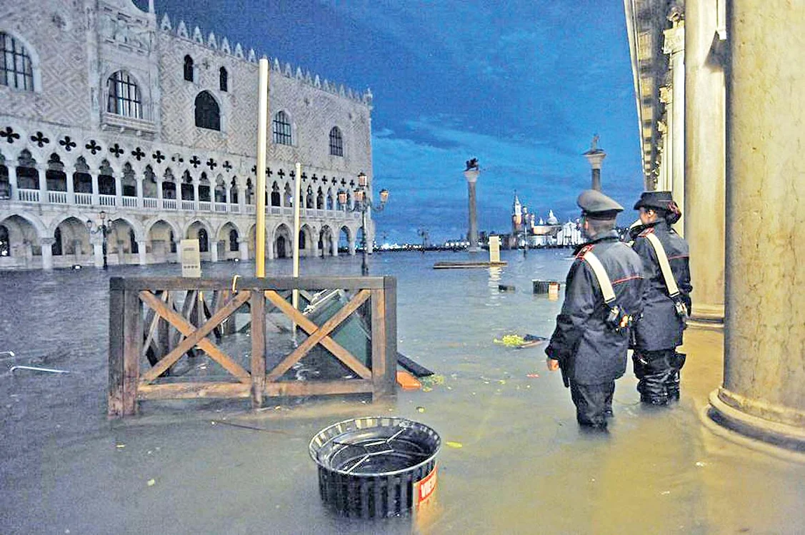 Italia. Veneţia, înghiţită de ape