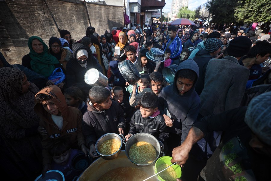 Ordinea socială se prăbușește în Gaza: „O mare mafie a lichidat una mică”. Cât a ajuns să coste o țigară