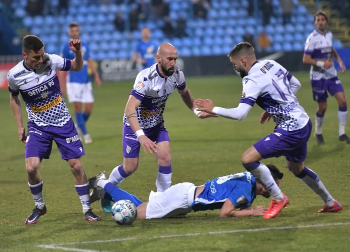 Latovlevici a adus pe Farul mai aproape de play-off (FOTO: Sportpictures)