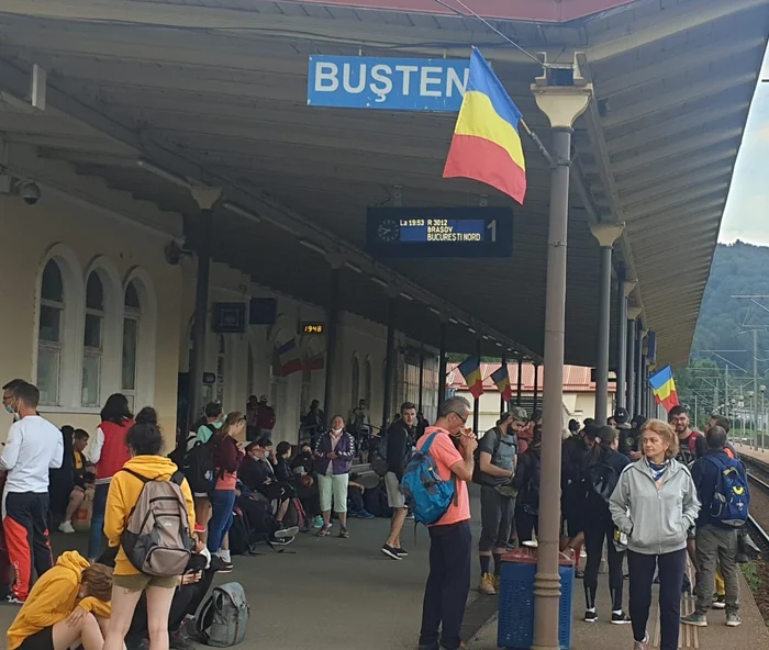 În Gara Bușteni, puțini erau cei care purtau mască de protecție