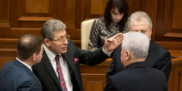 partidul liberal ghimpu in parlament