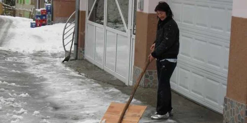 Iarna își intră în drepturi cu prima ninsoare. 
