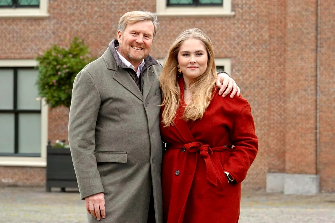 Regele Willem Alexander al Tarilor de Jos, Printesa Catarina Amalia a Olandei   Casa Regala olandeza (2) jpg