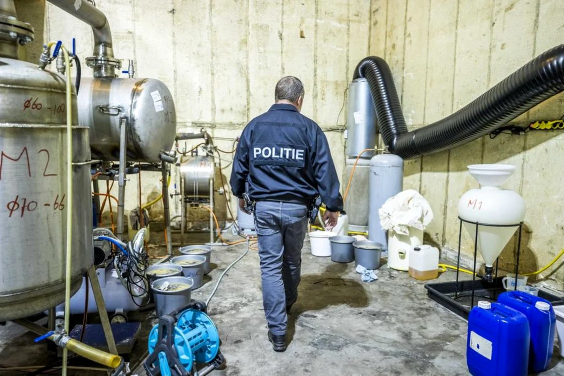Laboratorul putea să producă peste o sută de kilograme de droguri sintetice pe zi FOTO EPA-EFE