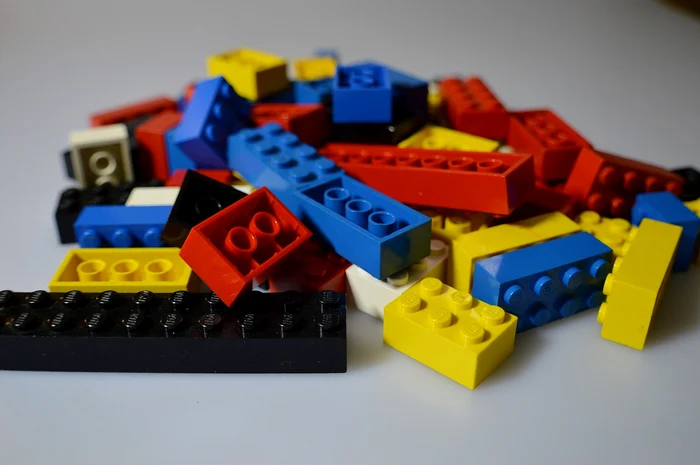 Poese de Lego de diferite culori