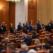 Şedinţa solemnă comună a Camerei Deputaţilor şi Senatului consacrată depunerii jurământului de către preşedintele ales al României, Nicuşor Dan, la Palatul Parlamentului din București. FOTO Inquam Photos / George Călin