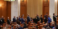 Şedinţa solemnă comună a Camerei Deputaţilor şi Senatului consacrată depunerii jurământului de către preşedintele ales al României, Nicuşor Dan, la Palatul Parlamentului din București. FOTO Inquam Photos / George Călin