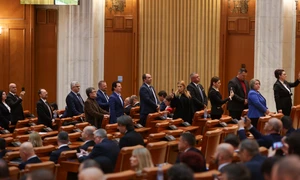 Şedinţa solemnă comună a Camerei Deputaţilor şi Senatului consacrată depunerii jurământului de către preşedintele ales al României, Nicuşor Dan, la Palatul Parlamentului din București. FOTO Inquam Photos / George Călin