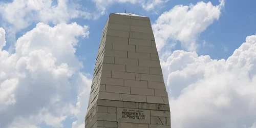 Monumentul Alpinistilor jpg