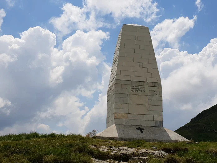 Monumentul Alpiniștilor Foto: Alex Vlaicu