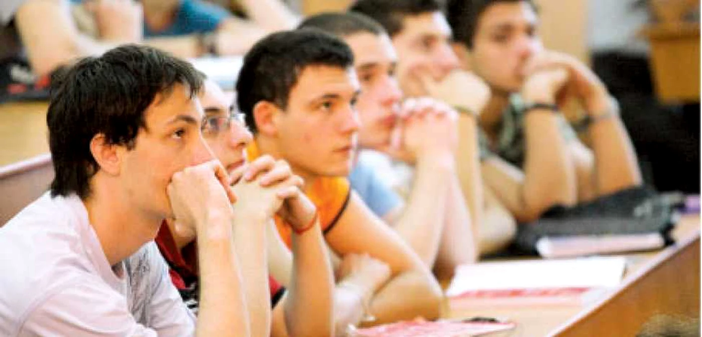Tinerii cursanţi vor sta cu ochii pe profesori pentru a le îmbunătăţi predarea