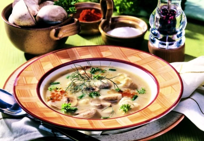 Descoperă cum se prepară o delicioasă supă de ciuperci!clickpoftabuna.ro