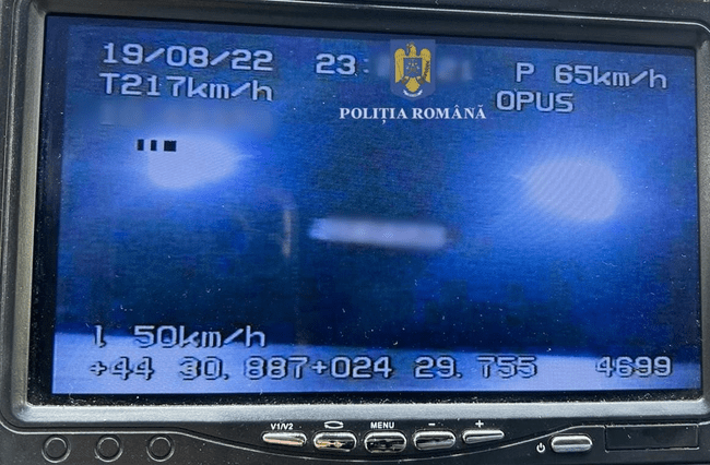 Tânăr surprins de polițiști „zburând“ pe drumul E 574. În mașină se mai aflau trei pasageri  