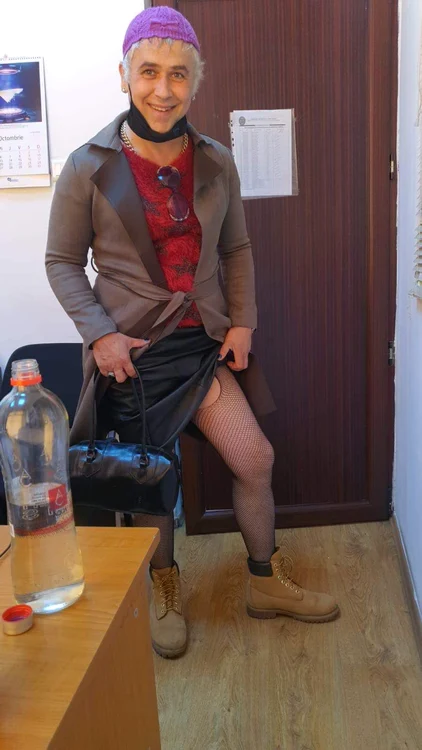 polițist în fustă