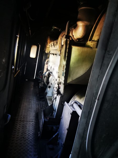Călători evacuați din tren la Titu. Instalația electrică a unui vagon a luat foc VIDEO