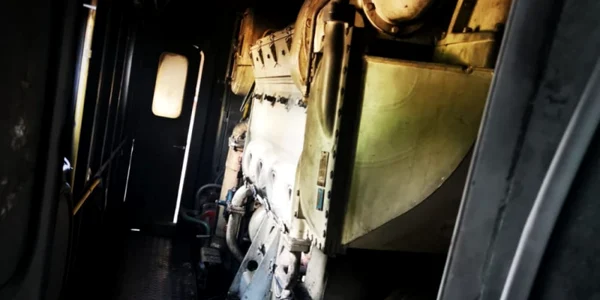 Locomotiva unui tren a luat foc în gara Găeşti foto ISU Dâmboviţa