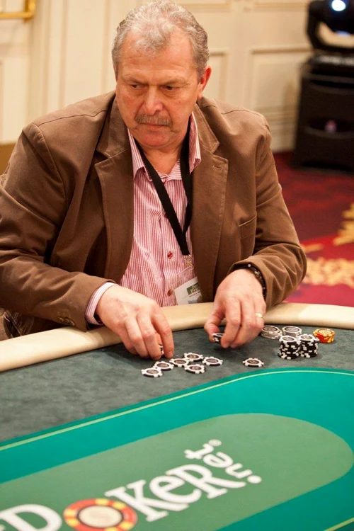 Duckadam, la masa de poker