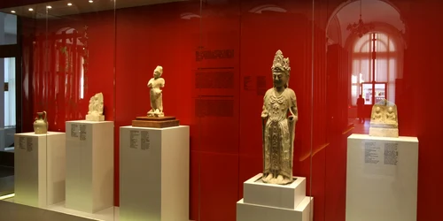 Imagini cu câteva dintre cele 101 artefacte de la expoziţia-eveniment "Comorile Chinei" FOTO Marian Iliescu