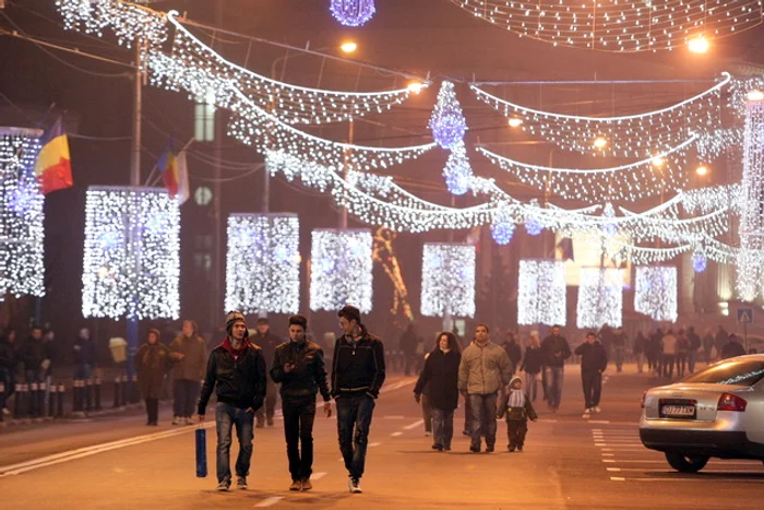 Iluminat festiv în Craiova. Foto: Victor C. Boldîr