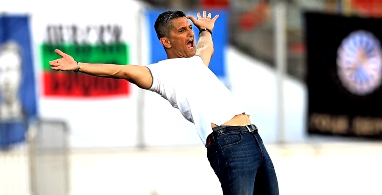 Răzvan Lucescu spune că cineva are ceva cu echipa lui. Foto EPA EFE