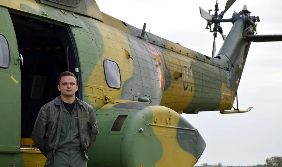 Alexandru este cel mai tânăr instructor de trafic aerian FOTO Colegiul Național „Mihai Viteazul”