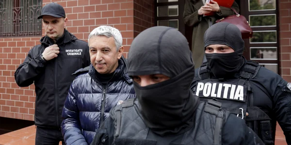 Dan Diaconescu ridicat de poliție de acasă 6 aprilie 2023 FOTO INQUAM Photos OctavGanea (5) jpg