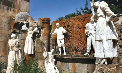 Muzica şi teatrul cuceresc strada jpeg