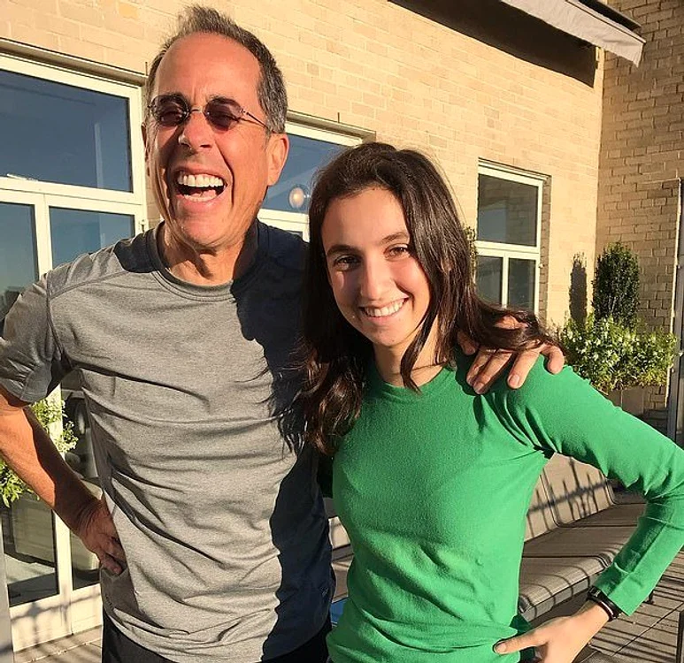 
    Jerry Seinfeld, de 64 de ani, apurtat ochelari de tocilar la majoratul Sascheifoto Instagram  