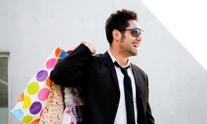 barbat shopping - shutterstock